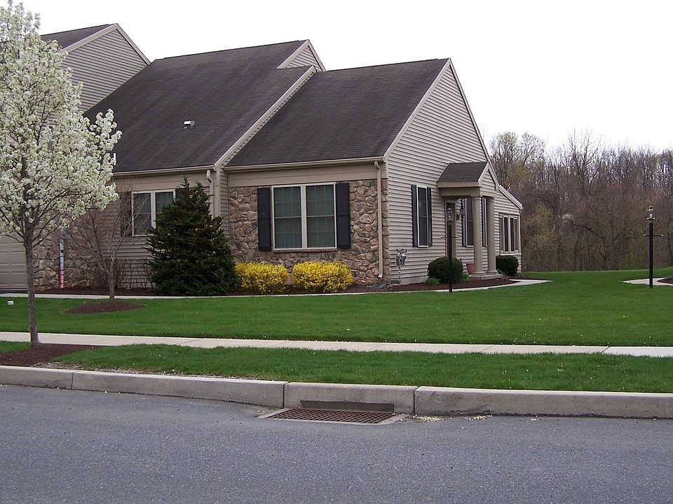 2nd image of 2072 Deer Run Dr