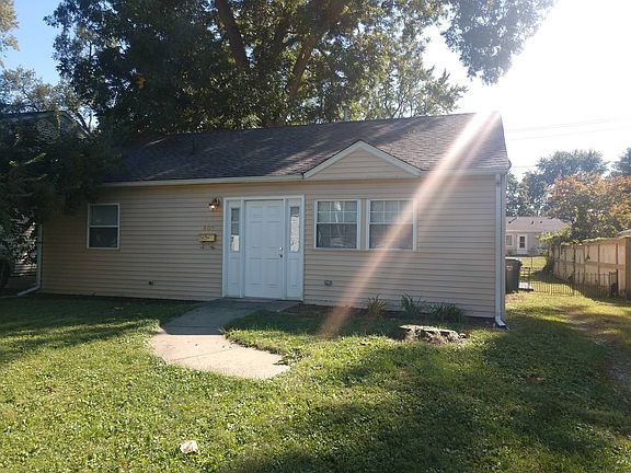 4th image of 805 Hawthorne Dr