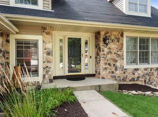 640 Majestic Dr, Algonquin, IL 60102