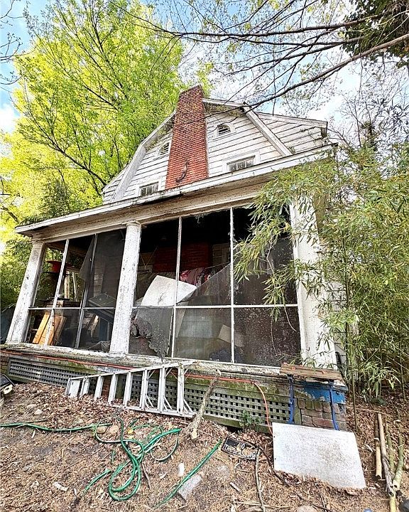 2nd image of 1213 W Laburnum Ave