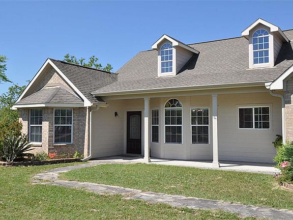 3rd image of 16126 Woodforest Dr