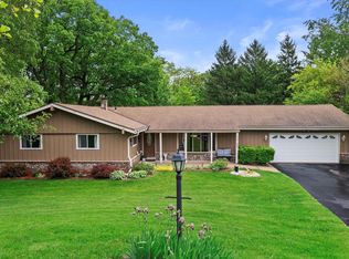 W279N996 Woodridge Ln, Waukesha, WI 53188
