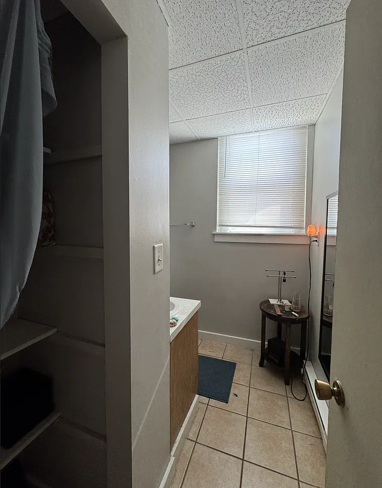 2 bed, 1.0 bath, 877 sqft, $795 — Photo 3