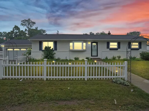 237 N Saint John Rd, Highland, MI 48357