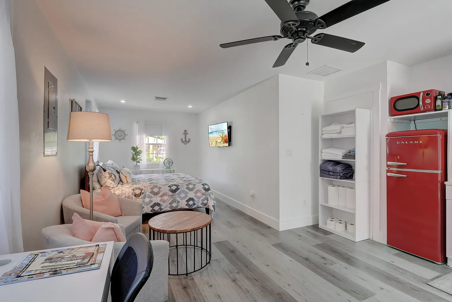 Studio, 1.0 bath, 290 sqft, $3,742 — Photo 2