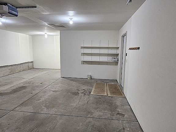 2-stall garage with cove