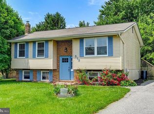 812 Velvet Run Dr, Westminster, MD 21157