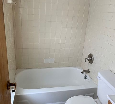 351 Williams bathroom