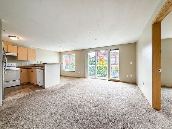 4th image of 5200 Roosevelt Way NE #302
