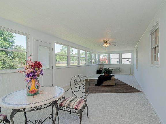 4th image of 10602 Sumac Ct