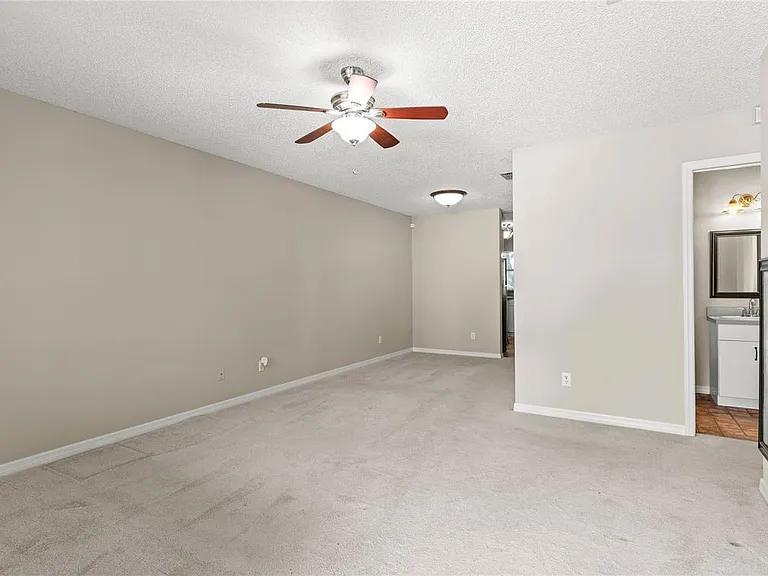 1022 Disston Ave — Photo 6