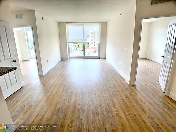 2nd image of 987 SW 37th Ave #608