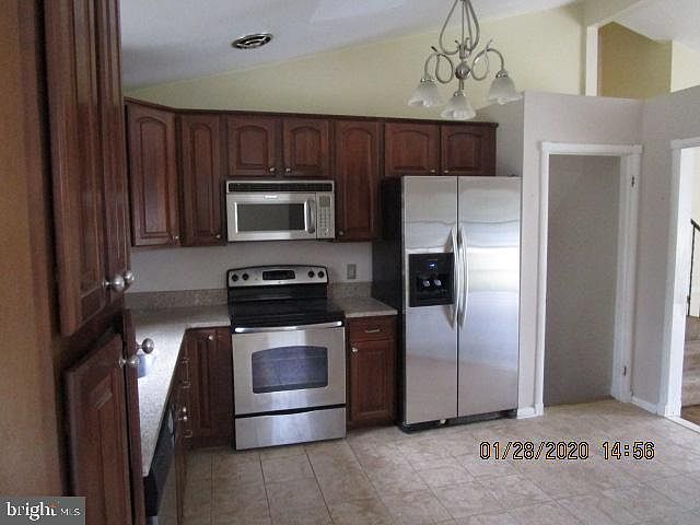2nd image of 804 Cedarcroft Dr