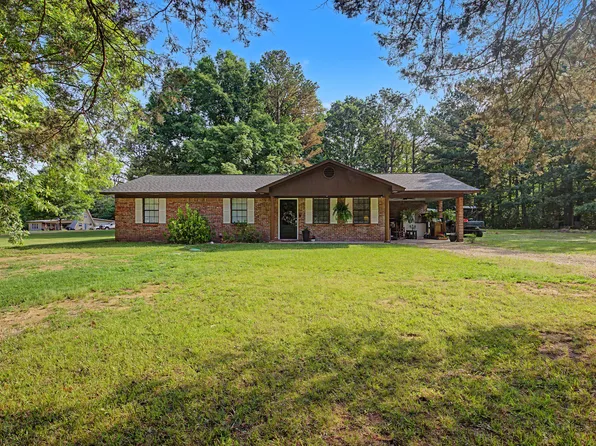 1233 Town Creek Rd, West Point, MS 39773