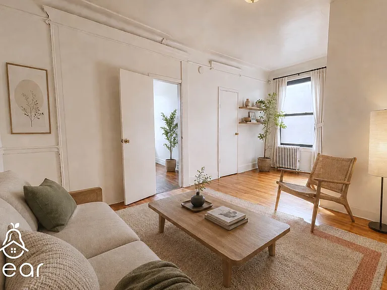 124 31st St #3R — Photo 2