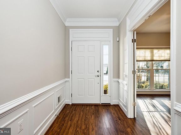 5th image of 18 Mendota Way