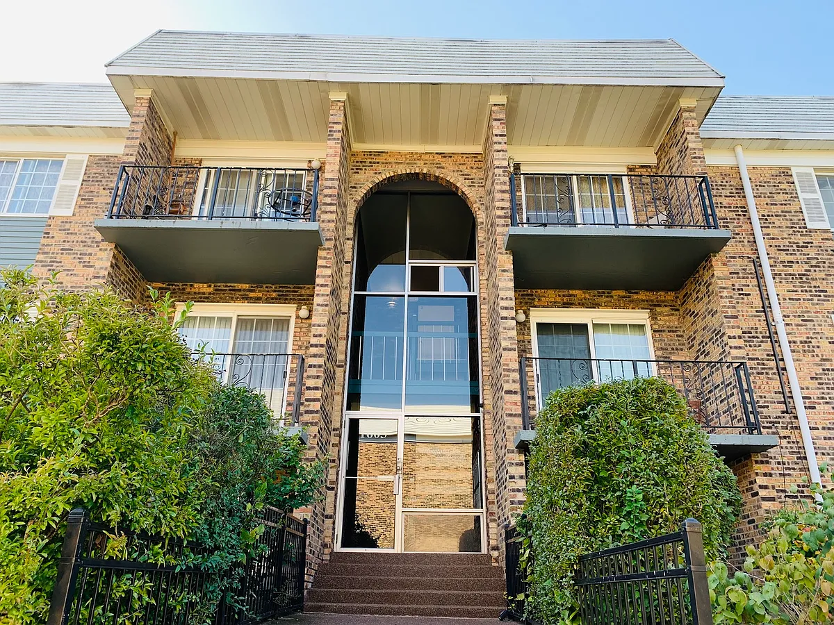 1603 N Windsor Dr Apt 202, Arlington Heights, IL 60004 HotPads