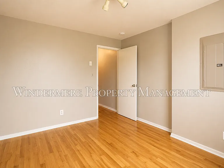 601 Hull Ave — Photo 11