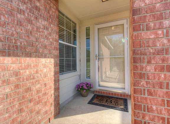 2nd image of 3733 Castle Rock Dr