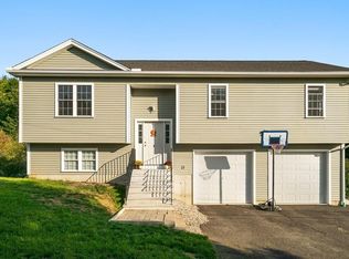 4 Valley View Dr, Spencer, MA 01562