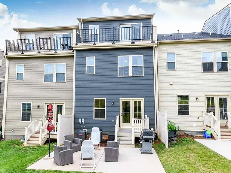 816 Oval Park Ln — Photo 10