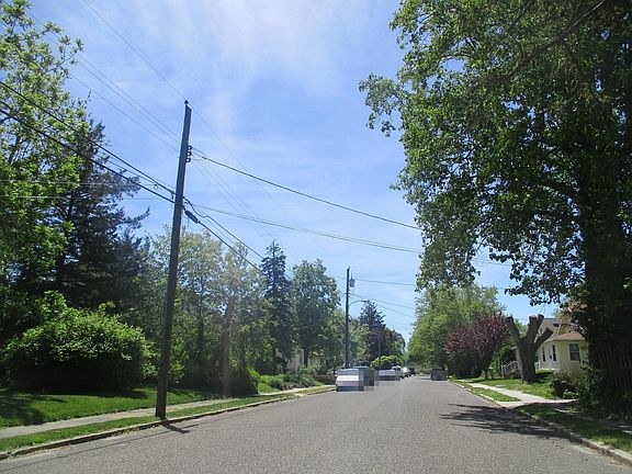 5th image of 222 Showellton Ave