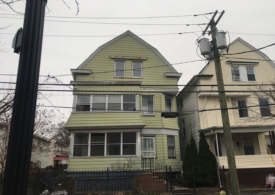 1st image of 214 Oakwood Ave