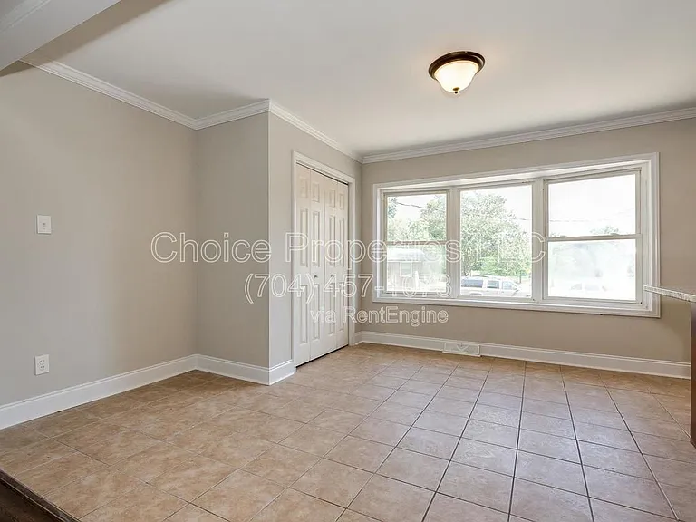 6827 Woodstream Dr — Photo 10