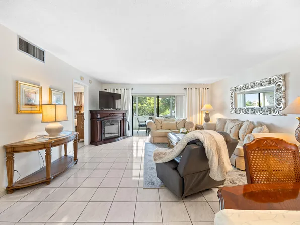 4000 NW 44th Avenue #315, Lauderdale Lakes, FL 33319