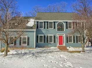 2 Blackthorn Rd, Shrewsbury, MA 01545