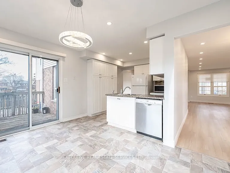11 Upland Dr #UPPER — Photo 15