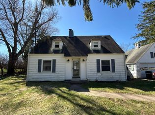 16 Windy Hill Ln, Burgettstown, PA 15021