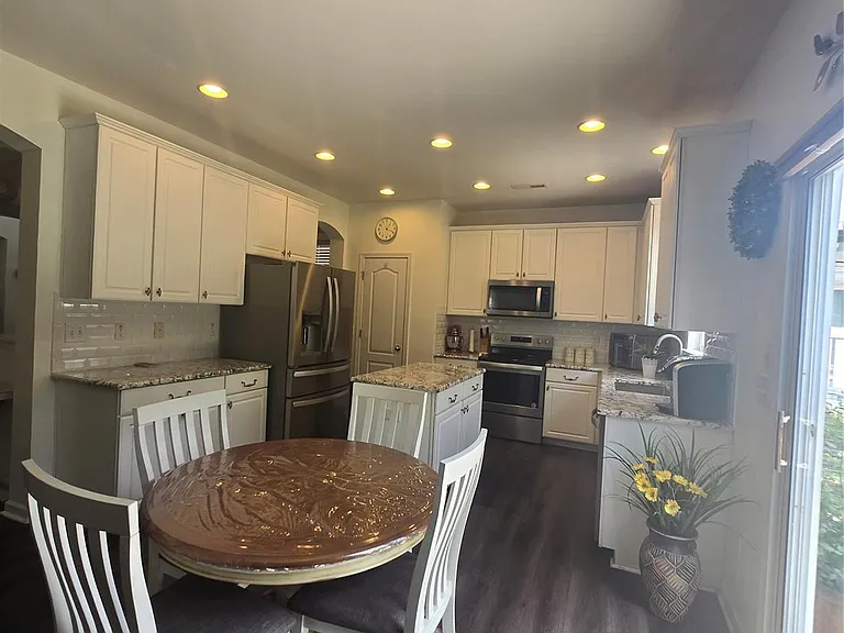 6503 Manitoba Ln — Photo 28