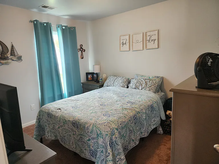 1300 Arbor Ct — Photo 11