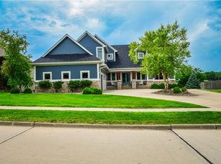 4802 155th St, Urbandale, IA 50323