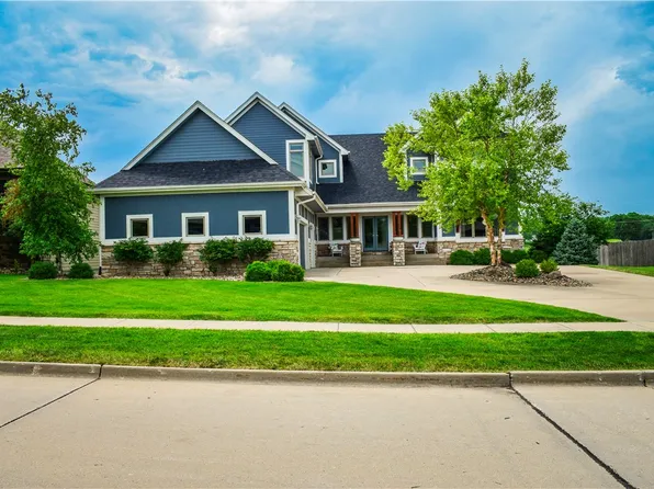 4802 155th St, Urbandale, IA 50323