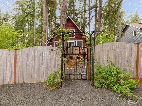 2nd image of 1822 190th Avenue SW