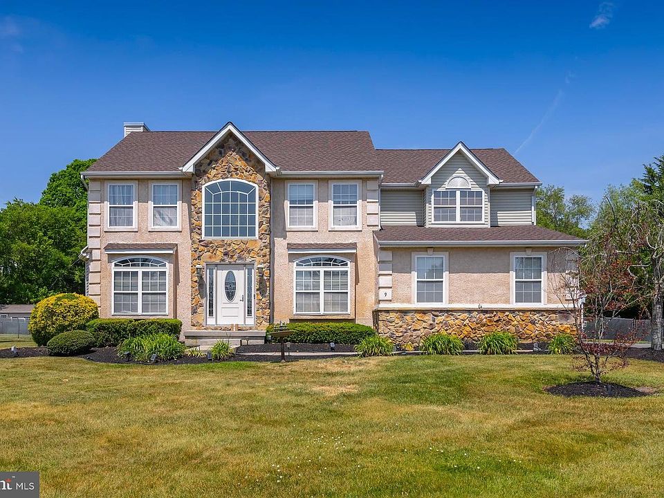 1st image of 9 Peach Ridge Dr