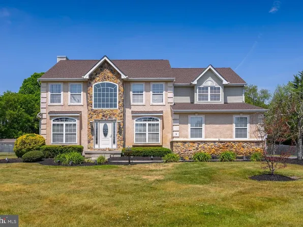 9 Peach Ridge Dr, Mullica Hill, NJ 08062