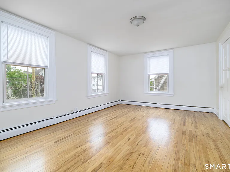 18 Elm Tree Pl #2 — Photo 7