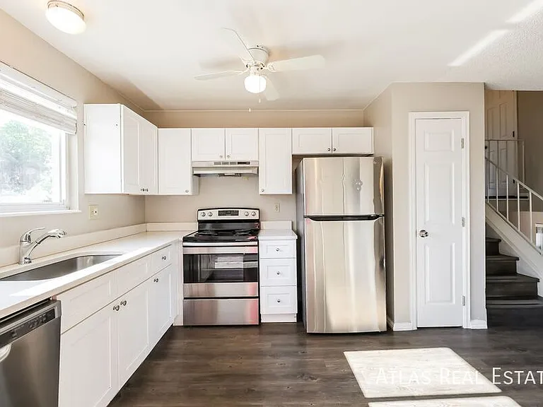 11194 Forest Ave — Photo 6