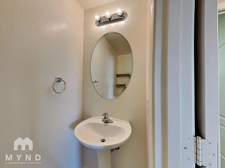 38587 N Jonathan St — Photo 20