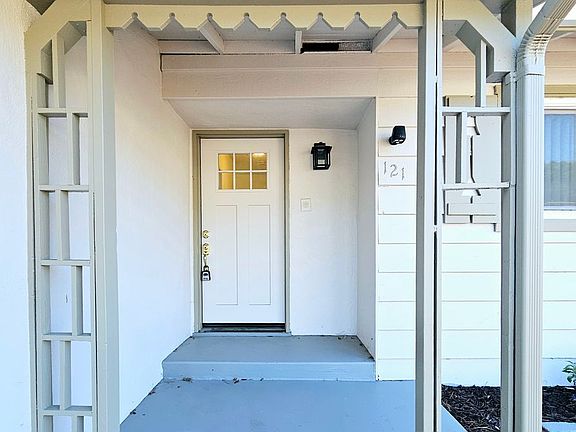 2nd image of 121 Camellia Ct