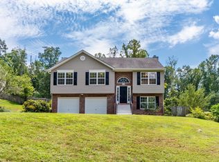 34 Hidden Lake Dr, Stafford, VA 22556