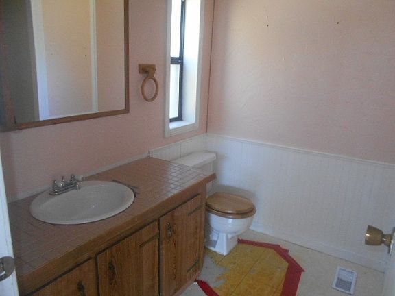 4th image of 649 Awa Ln