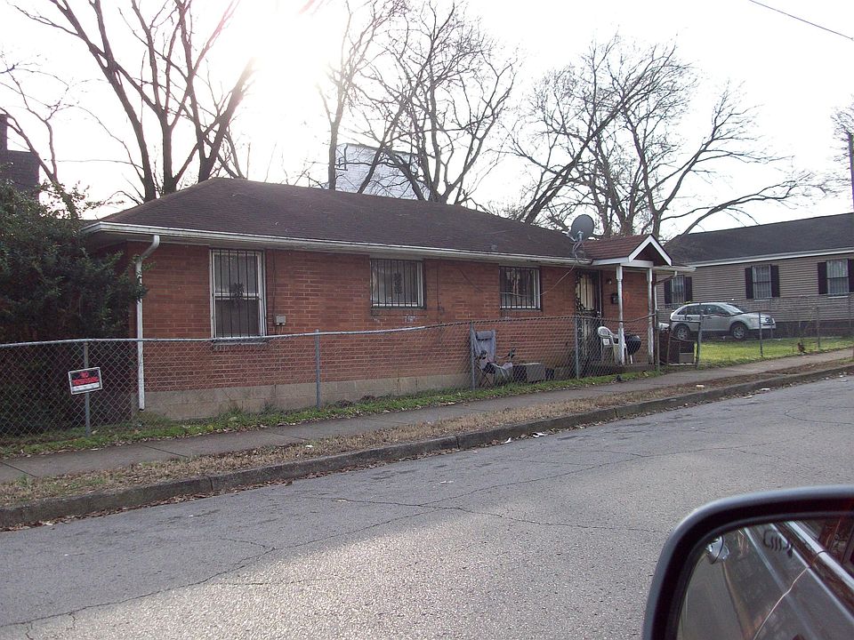 2nd image of 76 Maury St