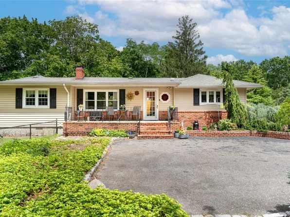31 Remsen Road, Wading River, NY 11792