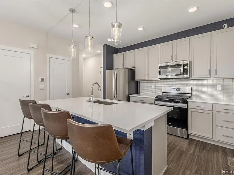 2563 W 69th Pl — Photo 2