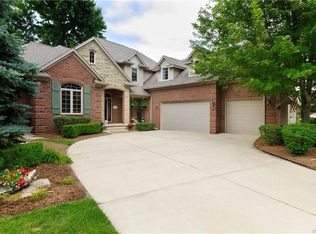54560 Congaree Dr, Macomb, MI 48042