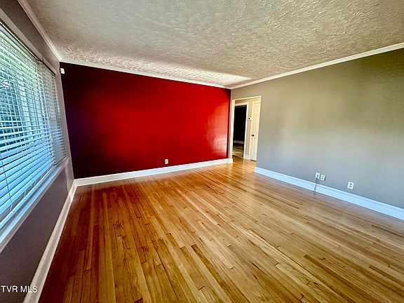 2nd image of 530 Bellvue Ave